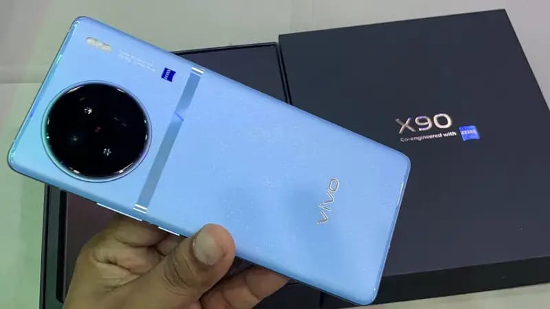 120W चार्जर के साथ VIVO का प्रीमियम 5G स्मार्टफोन हुआ लॉन्च, 12GB रैम और 108MP फ्रंट कैमरा के साथ कर्व्ड डिस्पले